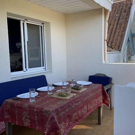 Apartment Nice Cosy Apt With Balcony In *