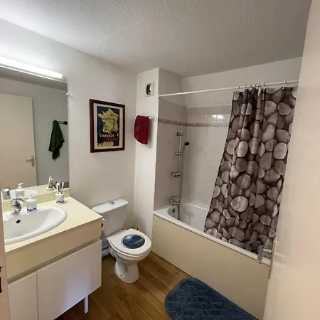 Nice Cosy Apt With Balcony In